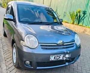 Toyota Sienta 1.5 AWD 2008 Gray
