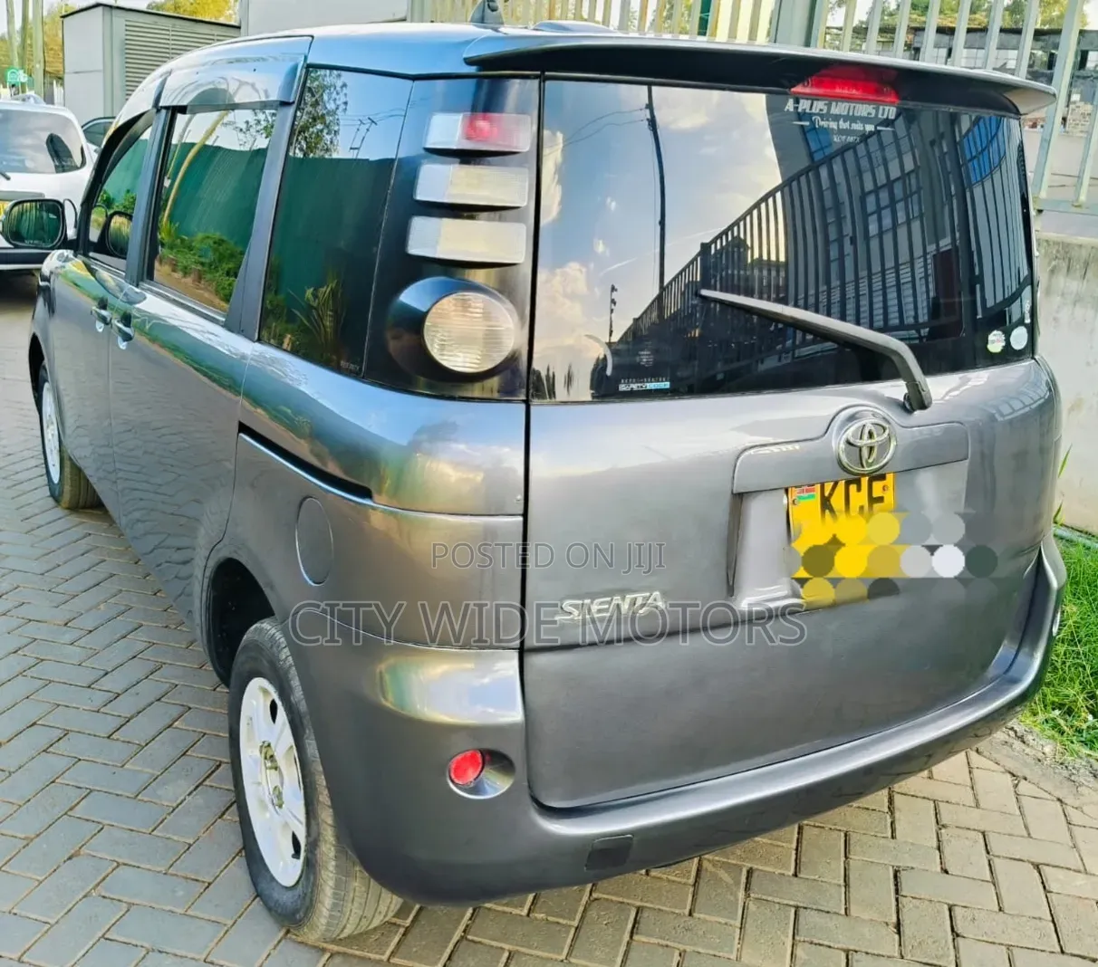Toyota Sienta 1.5 AWD 2008 Gray
