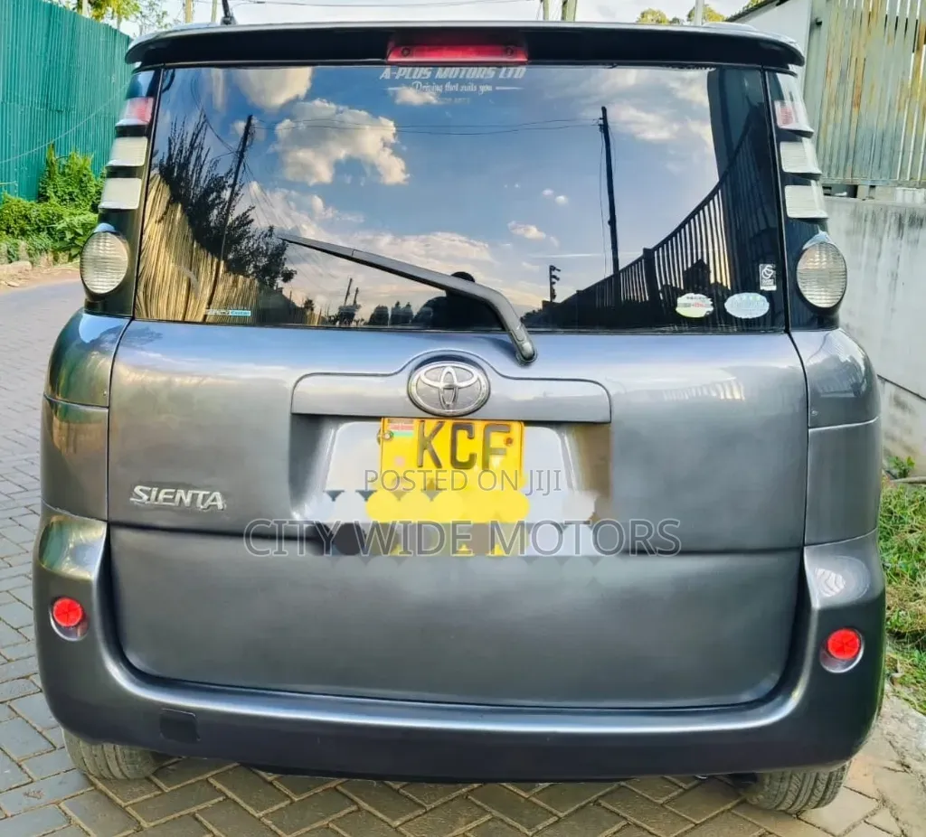 Toyota Sienta 1.5 AWD 2008 Gray
