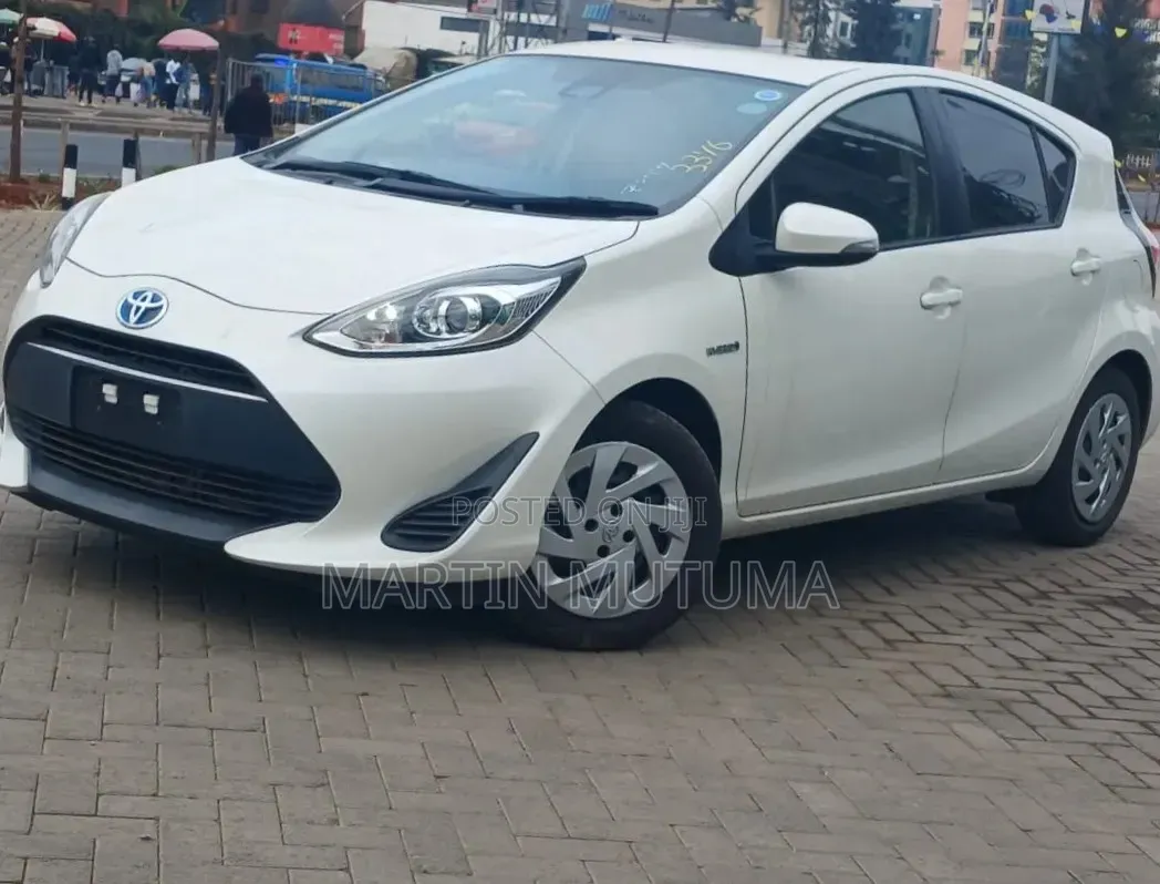 Toyota Aqua 2019 Pearl