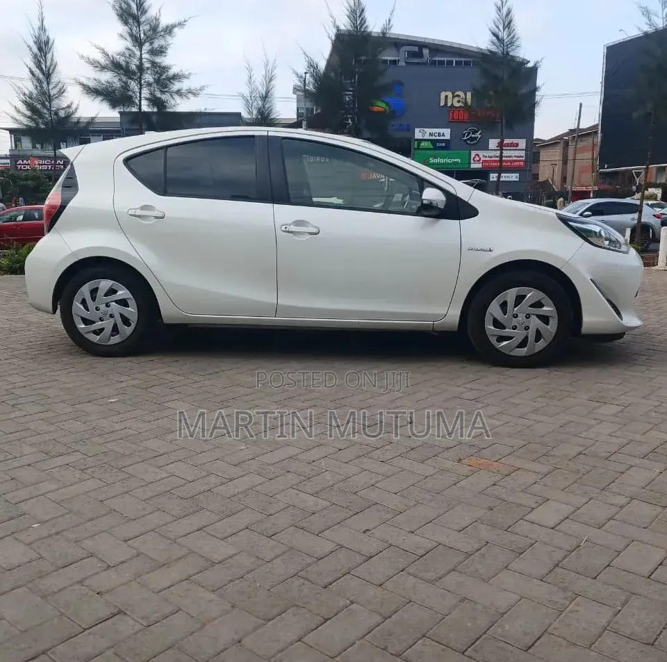 Toyota Aqua 2019 Pearl