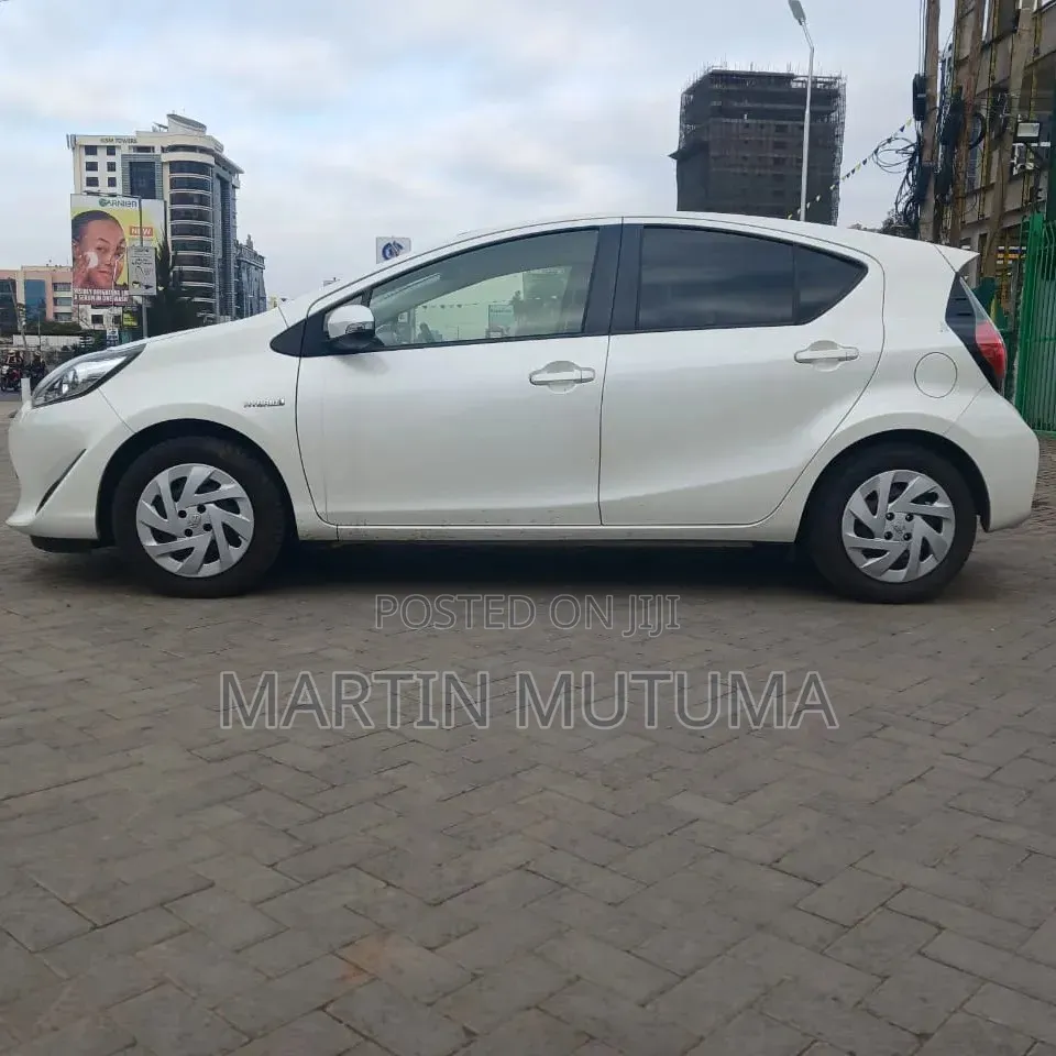 Toyota Aqua 2019 Pearl