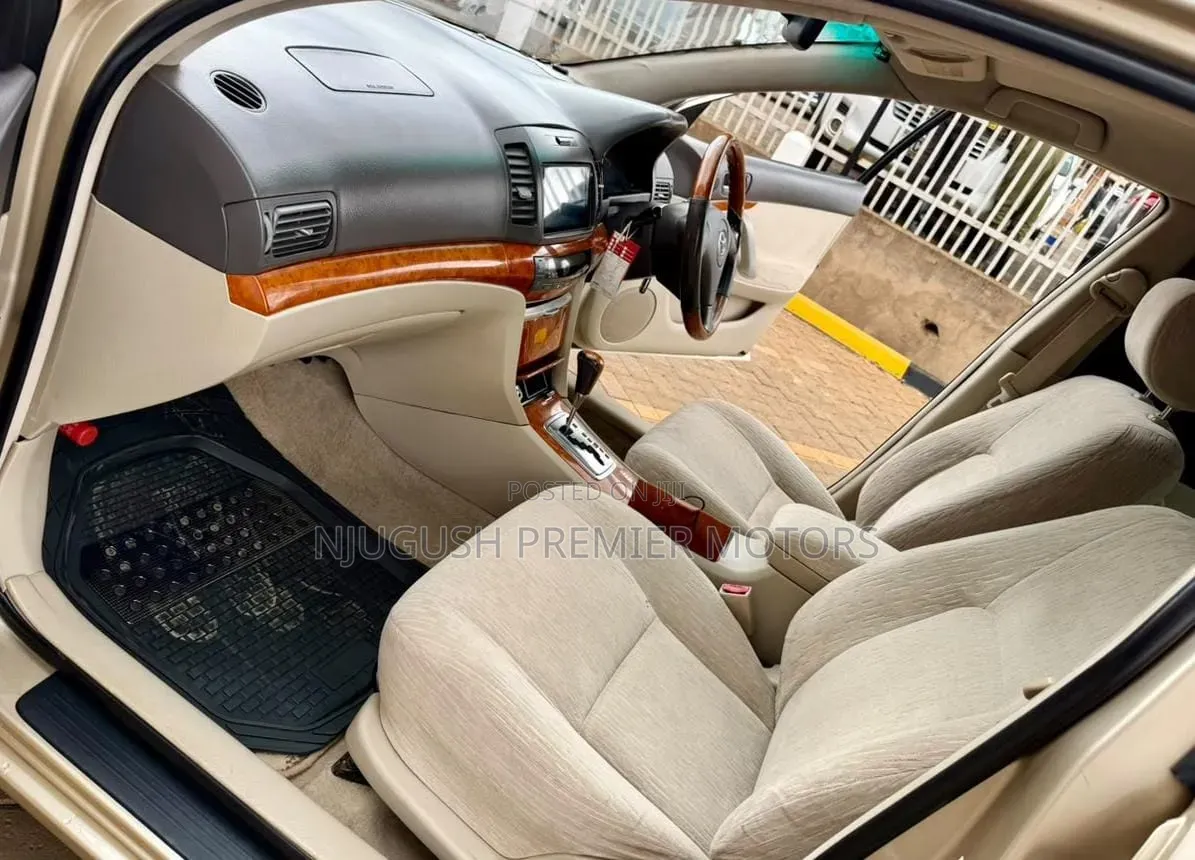 Toyota Premio 2006 Gold