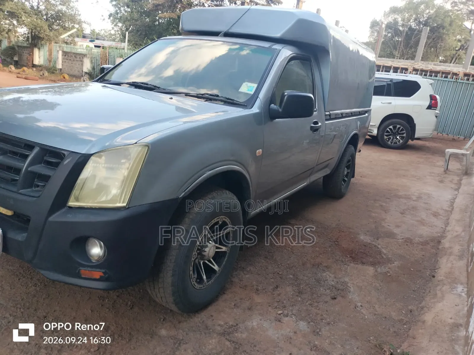 Isuzu D-MAX 2012 Gray