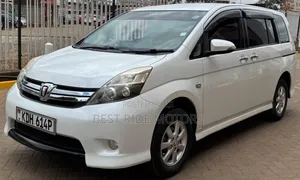 Toyota ISIS 1.8 Platana 2WD 2015 White