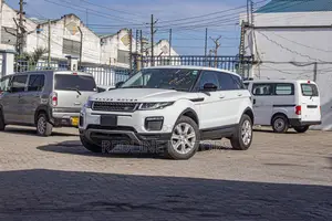 Land Rover Range Rover Evoque SE 4x4 5-Door 2019 White