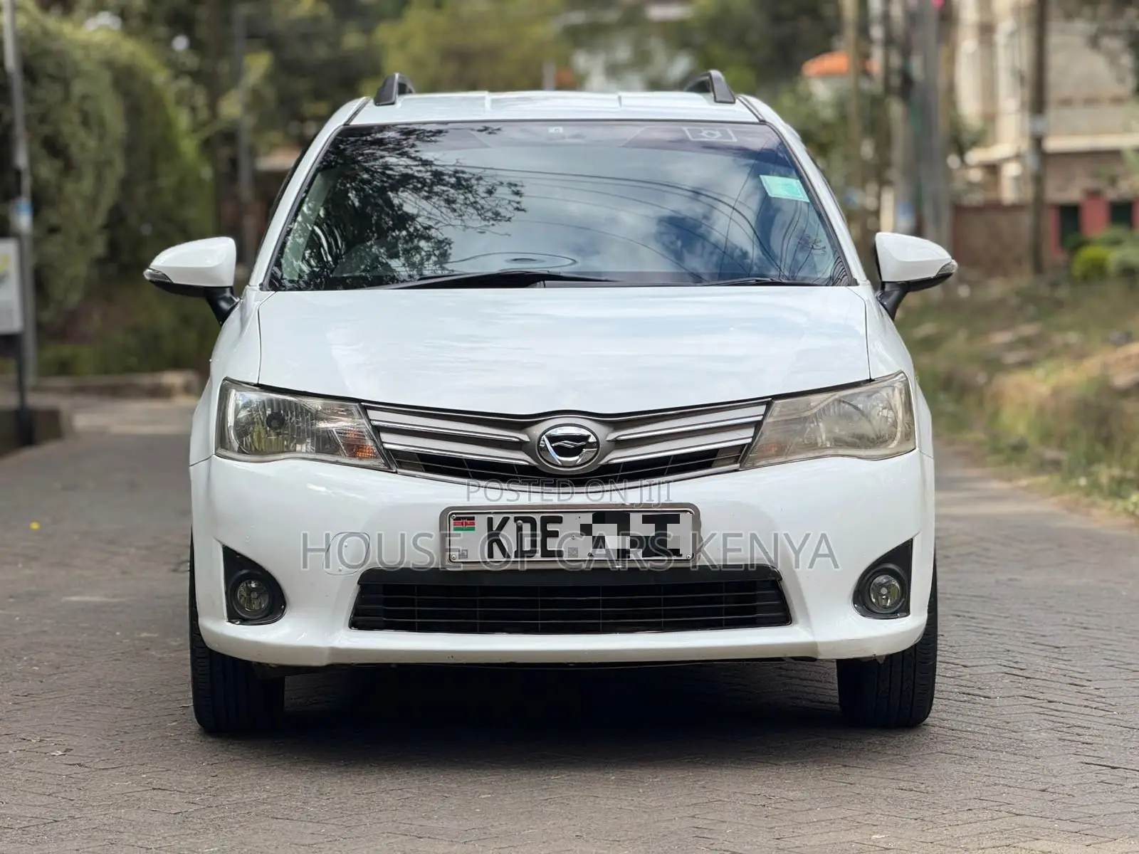 Toyota Corolla Fielder 1.5 Hybrid FWD 2014 White