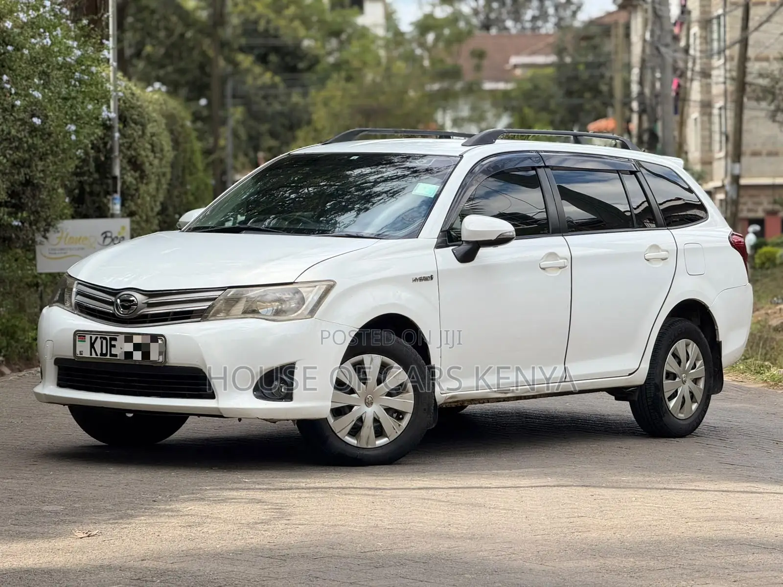 Toyota Corolla Fielder 1.5 Hybrid FWD 2014 White