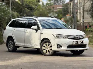 Toyota Corolla Fielder 1.5 Hybrid FWD 2014 White