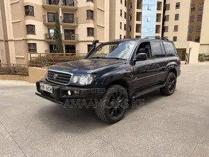Toyota Land Cruiser HDJ 100 2003 Blue