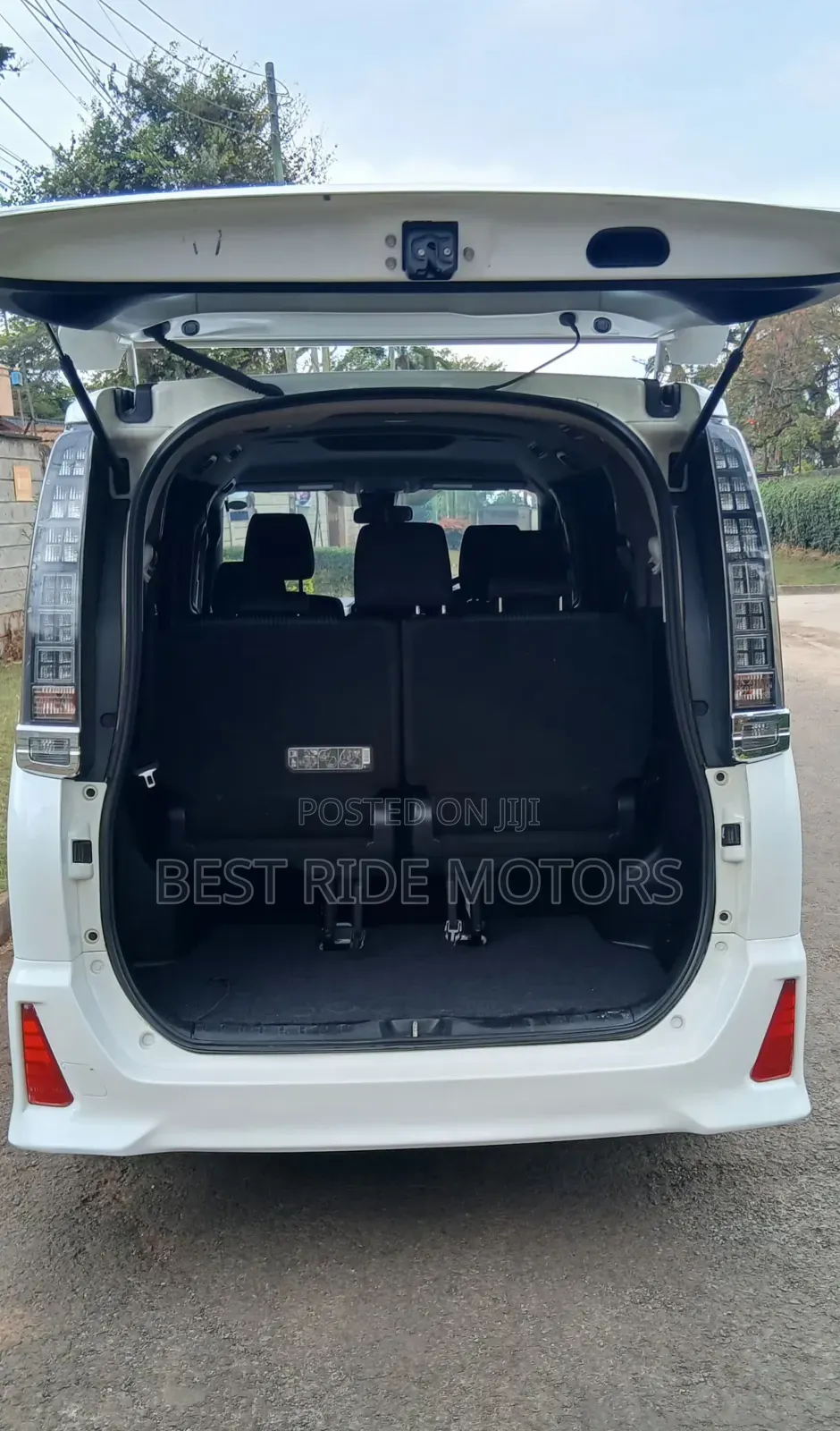 Toyota Voxy X 2WD 8-Seater 2018 White