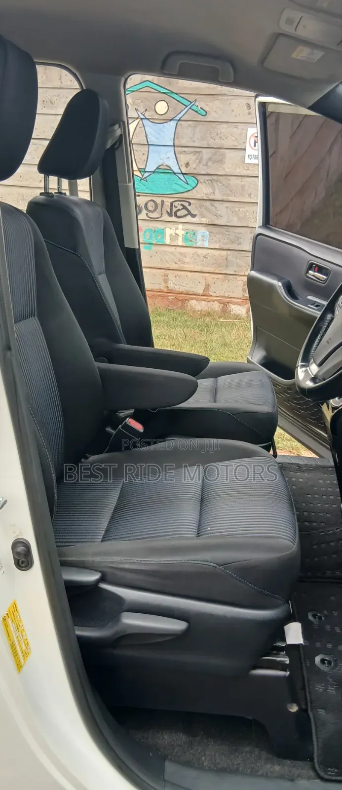 Toyota Voxy X 2WD 8-Seater 2018 White