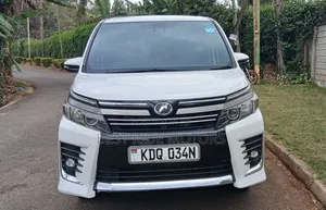 Toyota Voxy X 2WD 8-Seater 2018 White