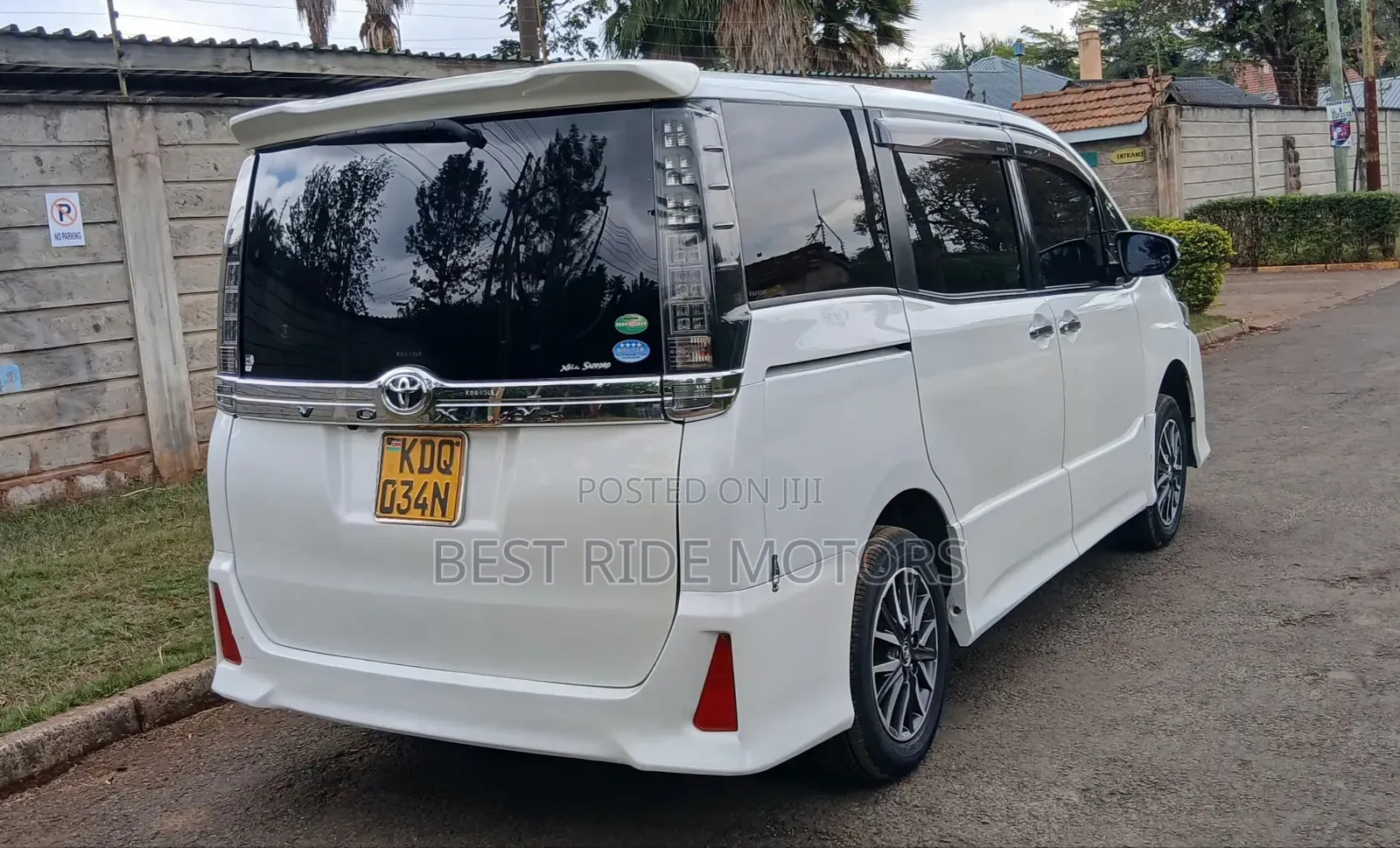 Toyota Voxy X 2WD 8-Seater 2018 White