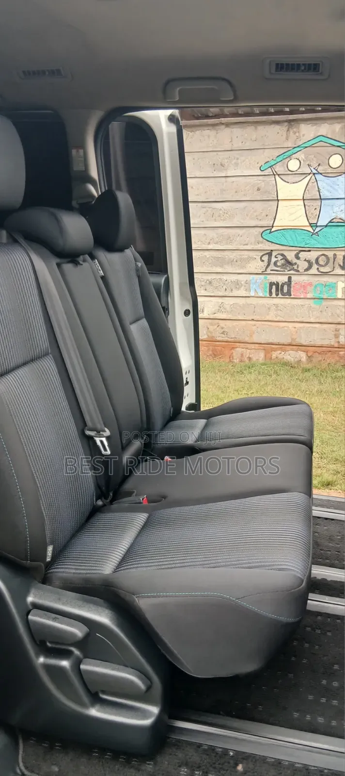 Toyota Voxy X 2WD 8-Seater 2018 White