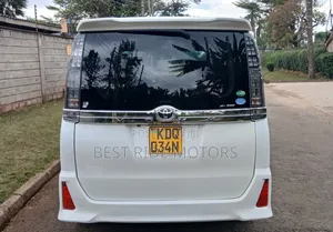 Toyota Voxy X 2WD 8-Seater 2018 White