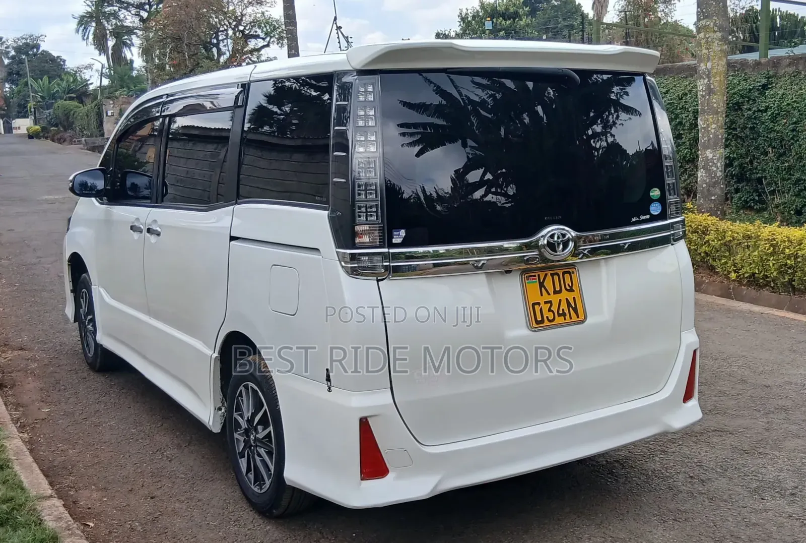 Toyota Voxy X 2WD 8-Seater 2018 White