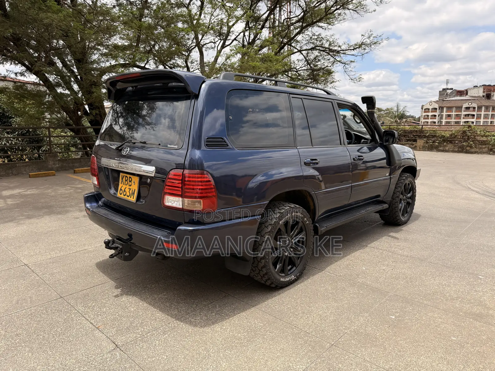 Toyota Land Cruiser HDJ 100 2003 Blue