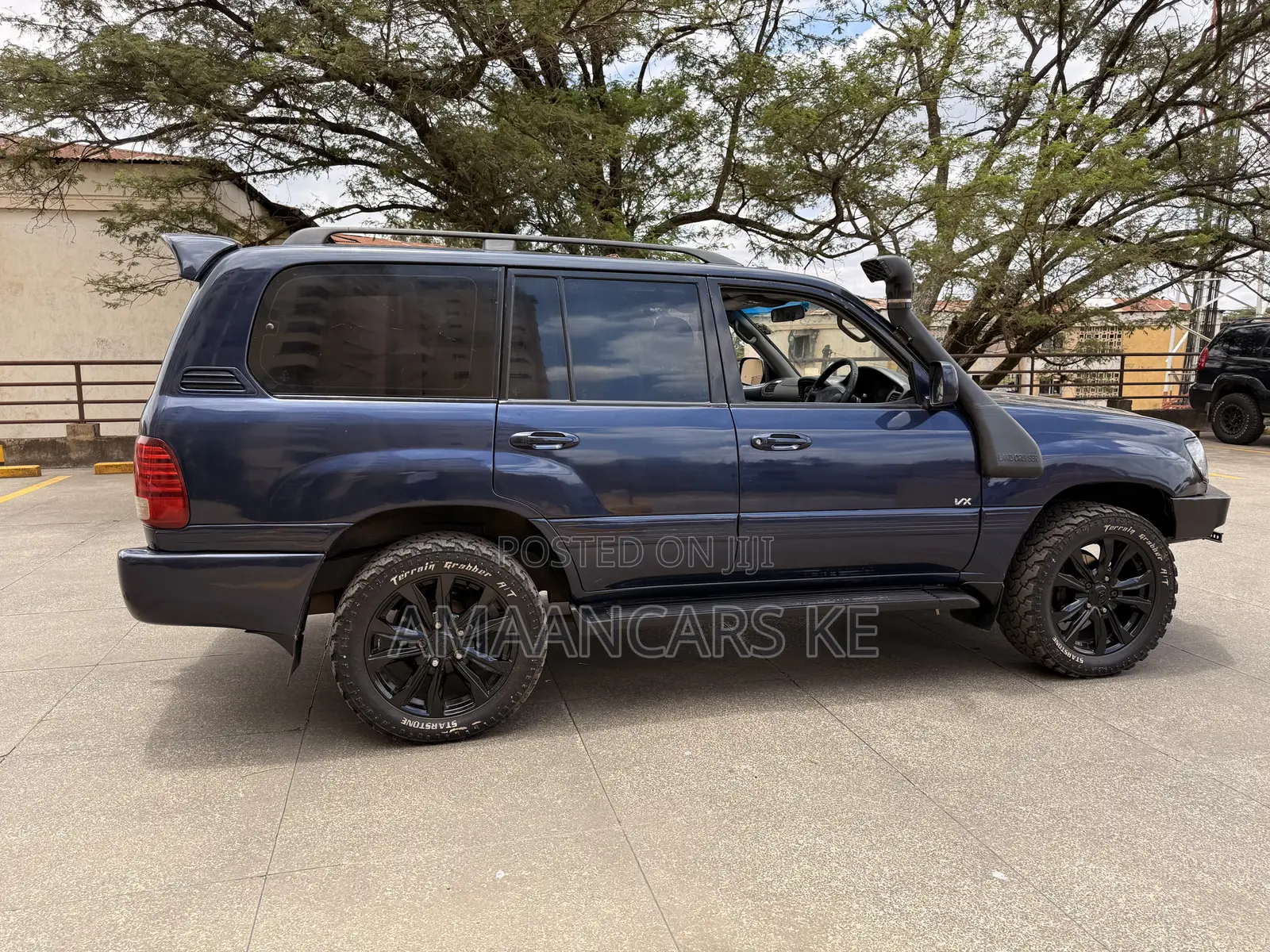 Toyota Land Cruiser HDJ 100 2003 Blue