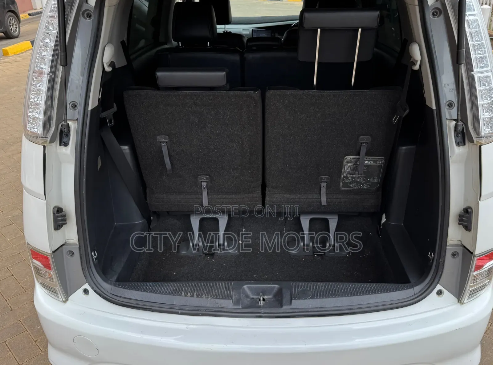 Toyota ISIS 1.8 L G-edition 2WD 2015 White