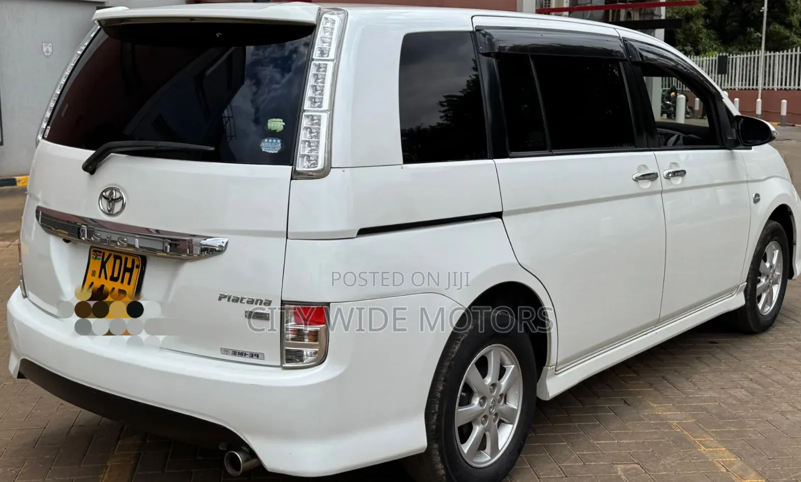 Toyota ISIS 1.8 L G-edition 2WD 2015 White