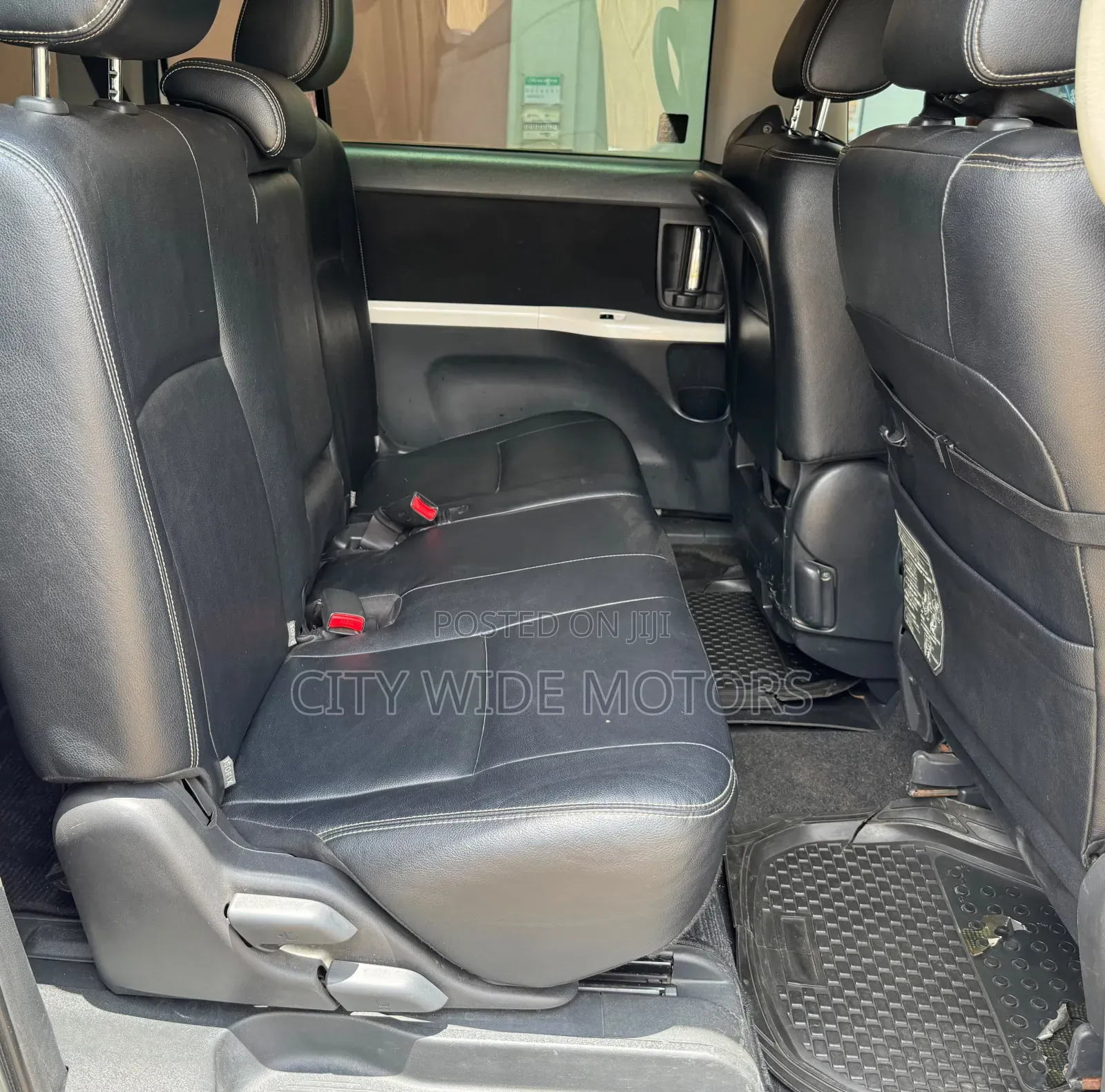 Toyota ISIS 1.8 L G-edition 2WD 2015 White