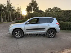 Toyota RAV4 2012 Silver