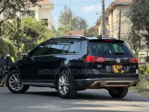 Volkswagen Golf TSI SE 4-Door FWD 2017 Black