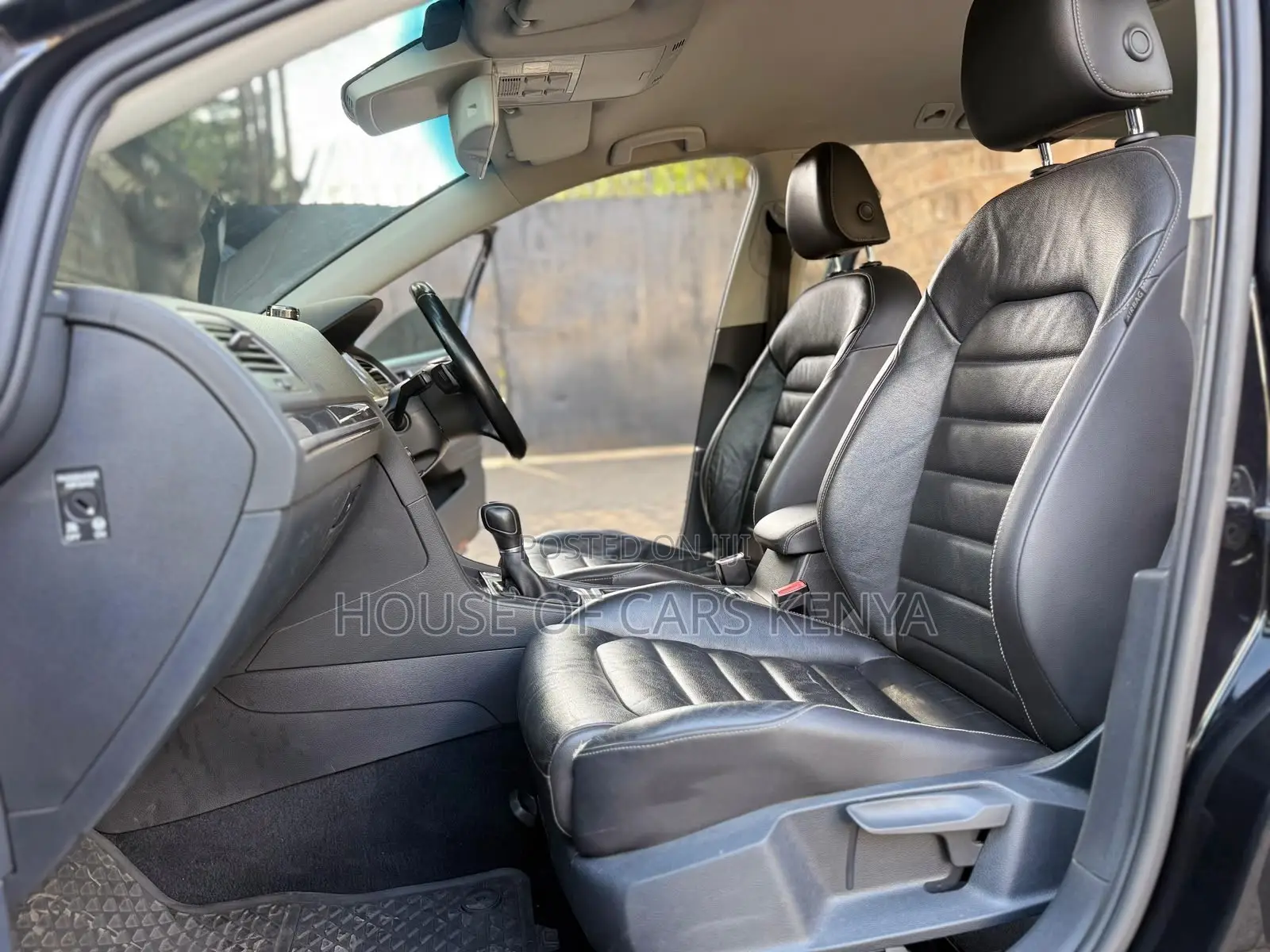 Volkswagen Golf TSI SE 4-Door FWD 2017 Black