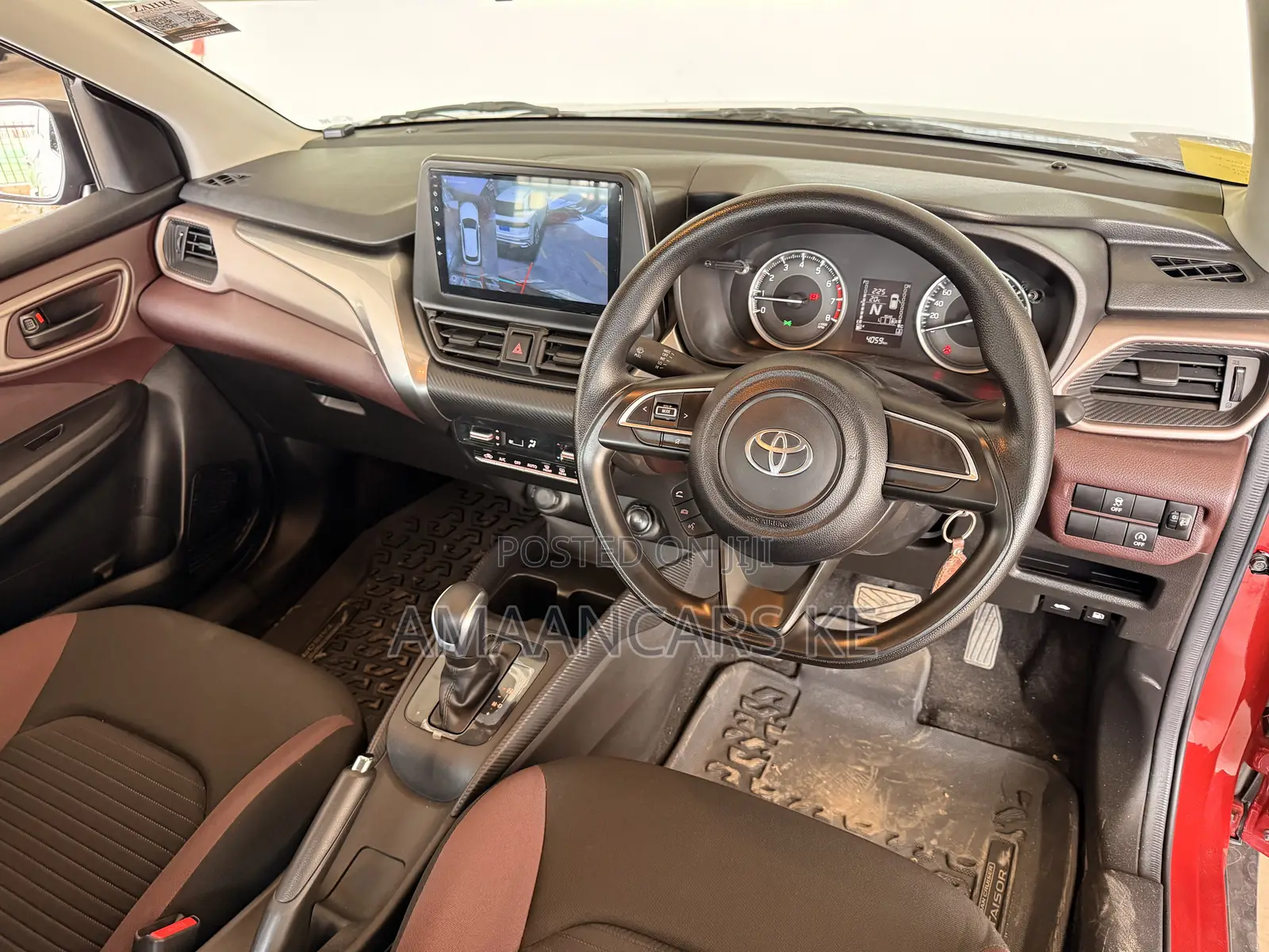 Toyota Urban Cruiser 2025 Red