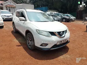 Nissan X-Trail 2.0 Petrol AWD 2015 White