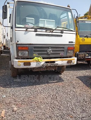 Ashok Leyland 2014 White