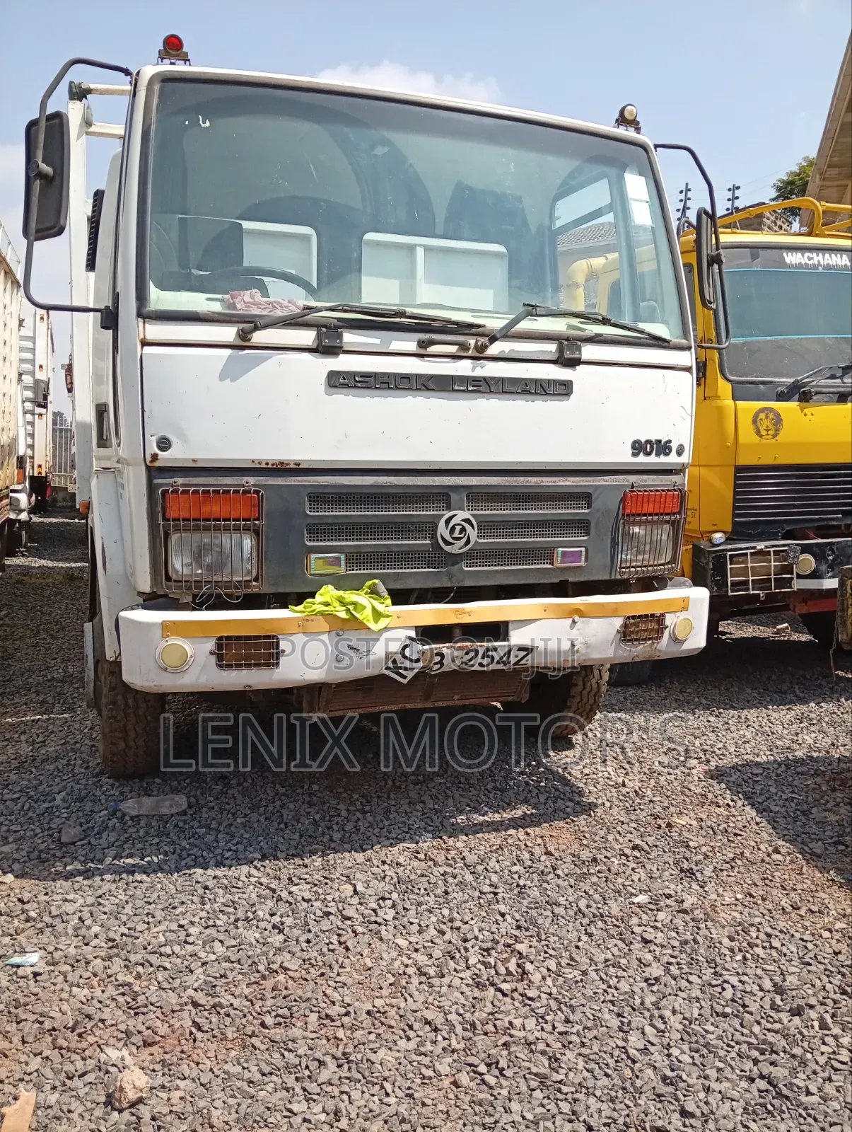 Ashok Leyland 2014 White