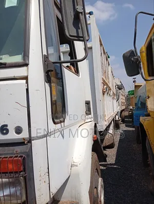 Ashok Leyland 2014 White