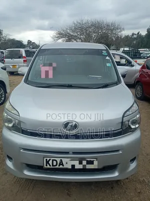 Toyota Voxy ZS 2WD 8-Seater 2013 Silver