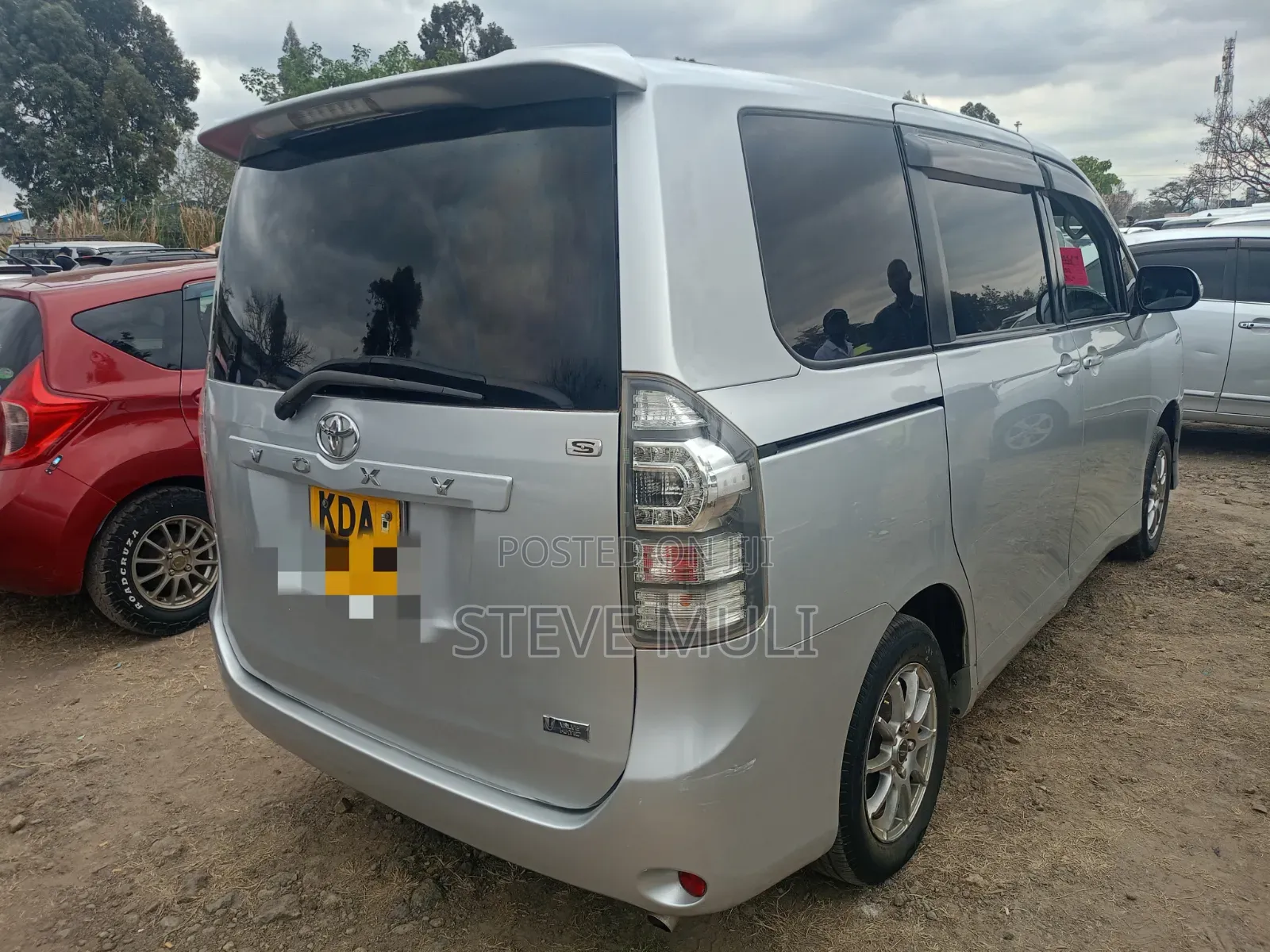 Toyota Voxy ZS 2WD 8-Seater 2013 Silver