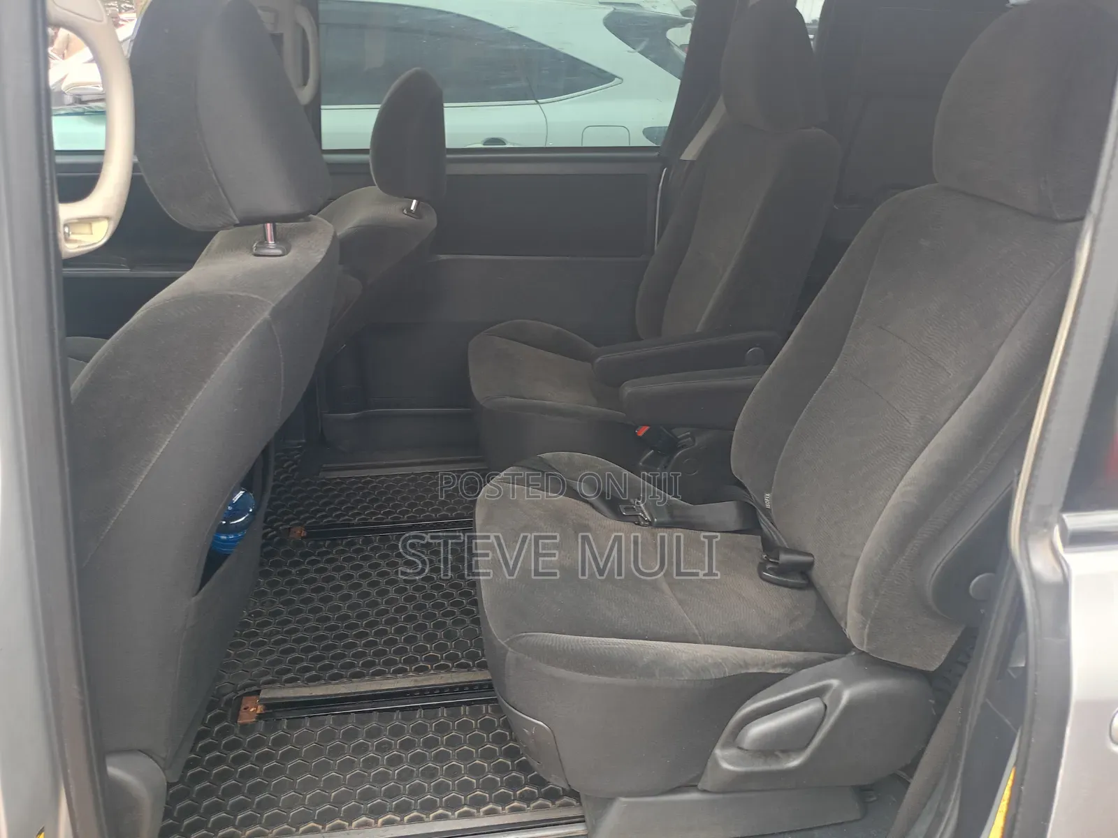 Toyota Voxy ZS 2WD 8-Seater 2013 Silver
