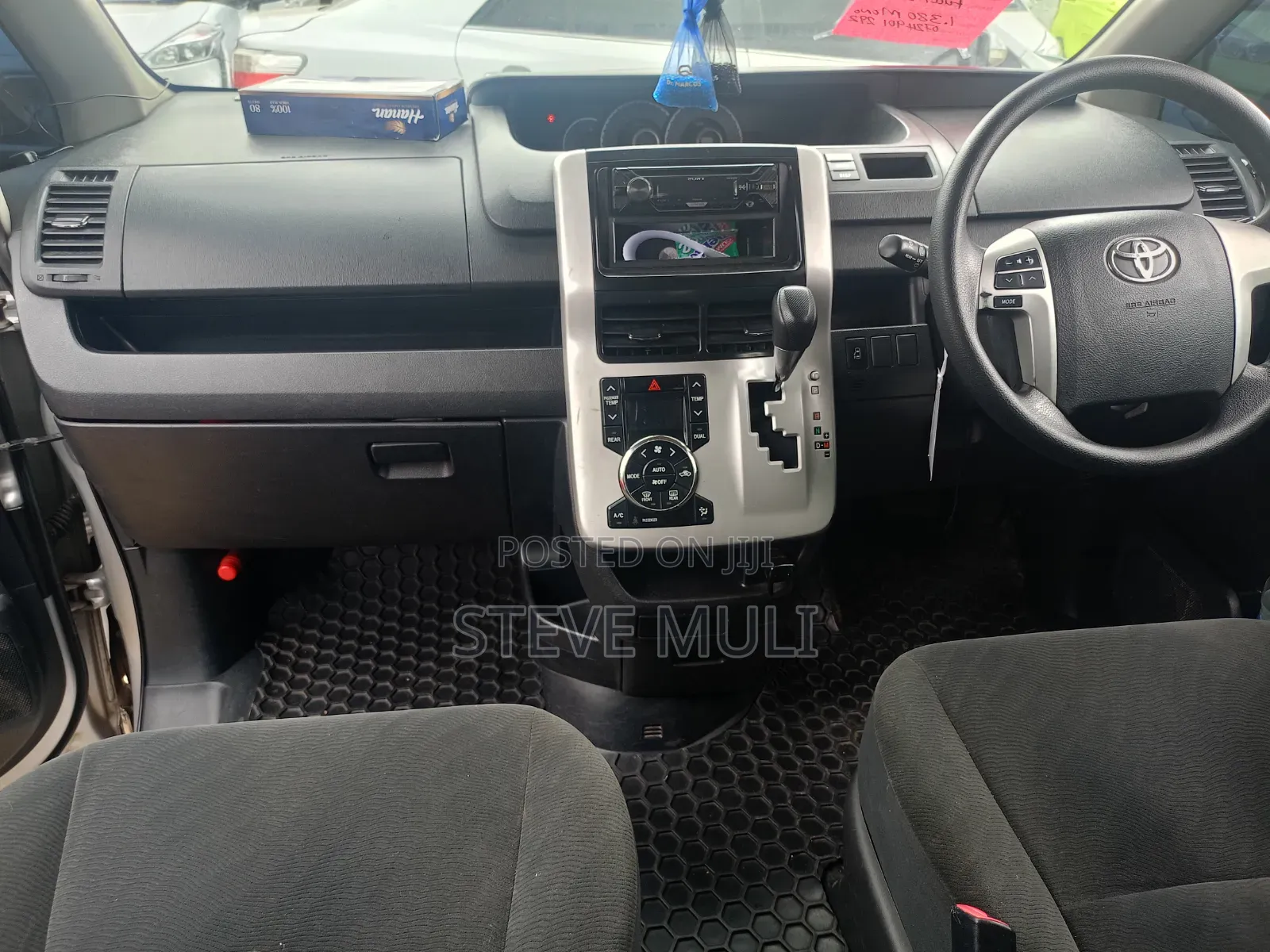 Toyota Voxy ZS 2WD 8-Seater 2013 Silver