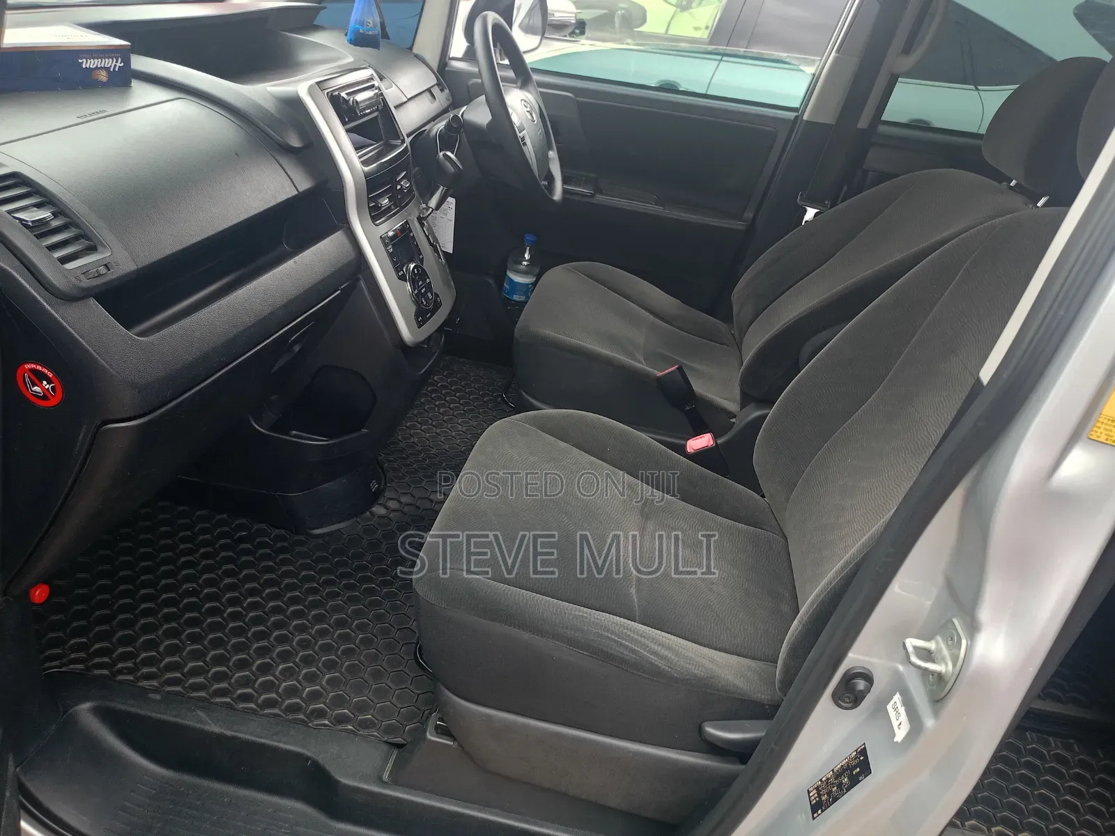 Toyota Voxy ZS 2WD 8-Seater 2013 Silver