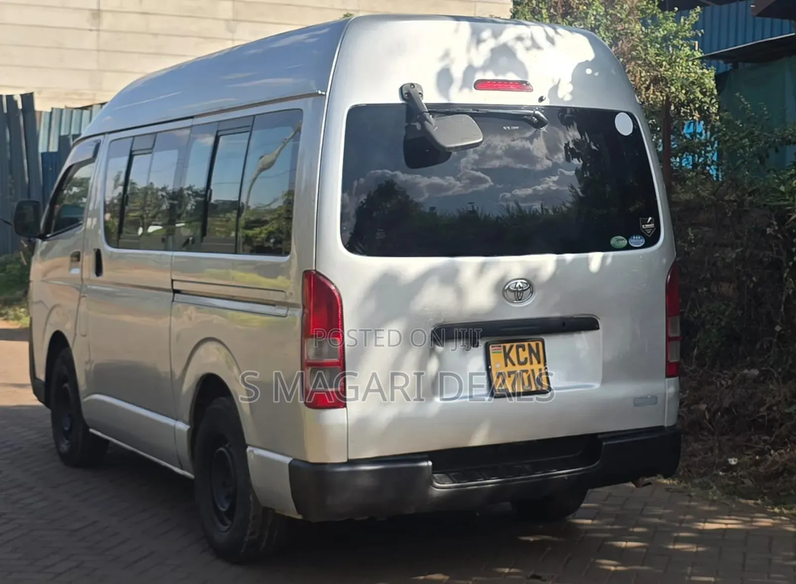 Toyota HiAce 2011 Silver