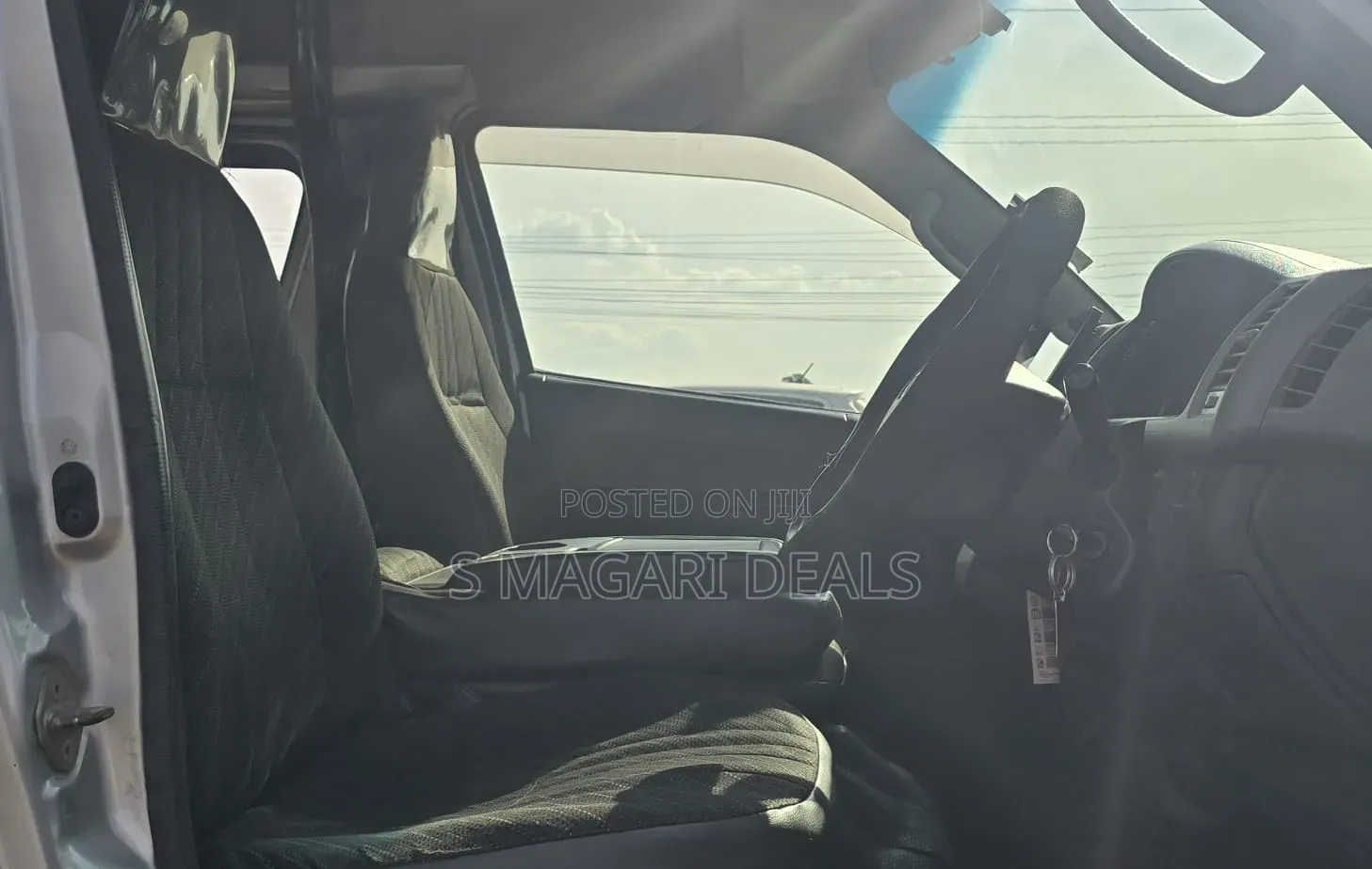 Toyota HiAce 2011 Silver