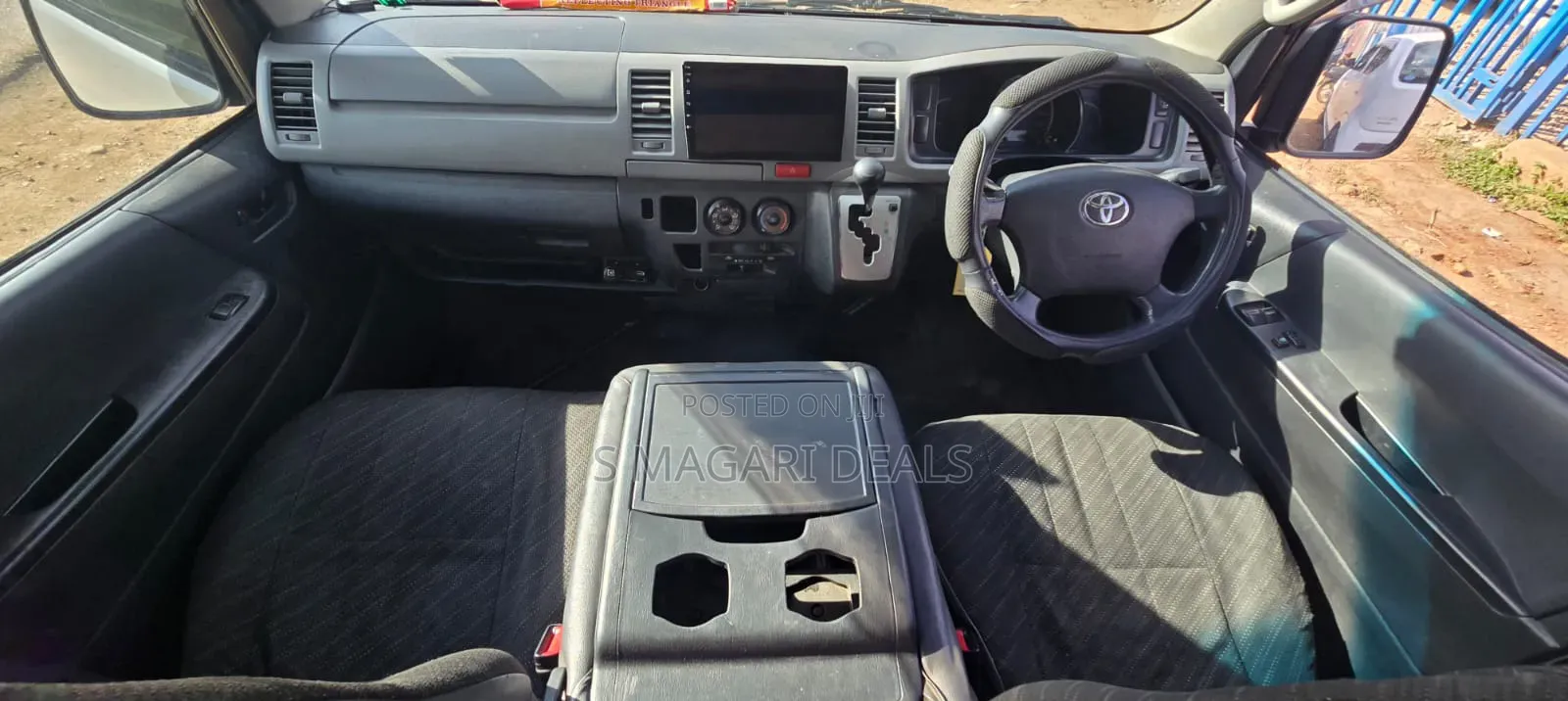 Toyota HiAce 2011 Silver
