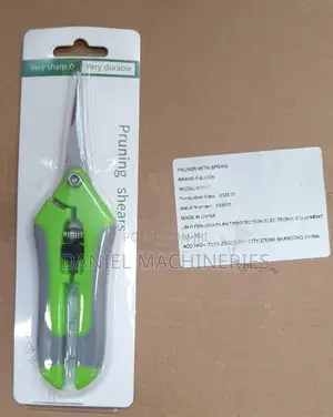 Prunner Shear With Short Nose and Spring