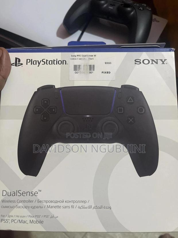 PlayStation 5 ( 2 Controllers) Black,White BoughtThis Sunday.Negotiabl - thumbnail 12