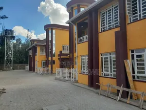 4bdrm Mansion in Gateway Mall Area for rent