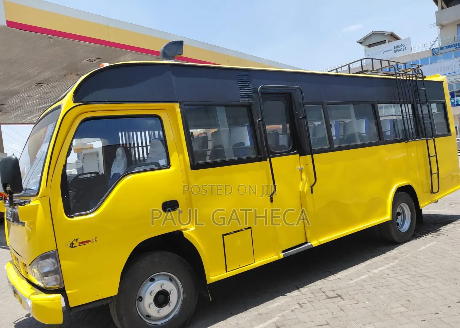 Isuzu NQR 2015 Yellow