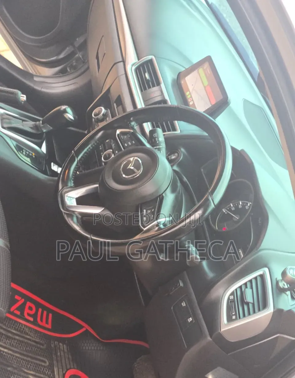 Mazda Axela 2018 Silver