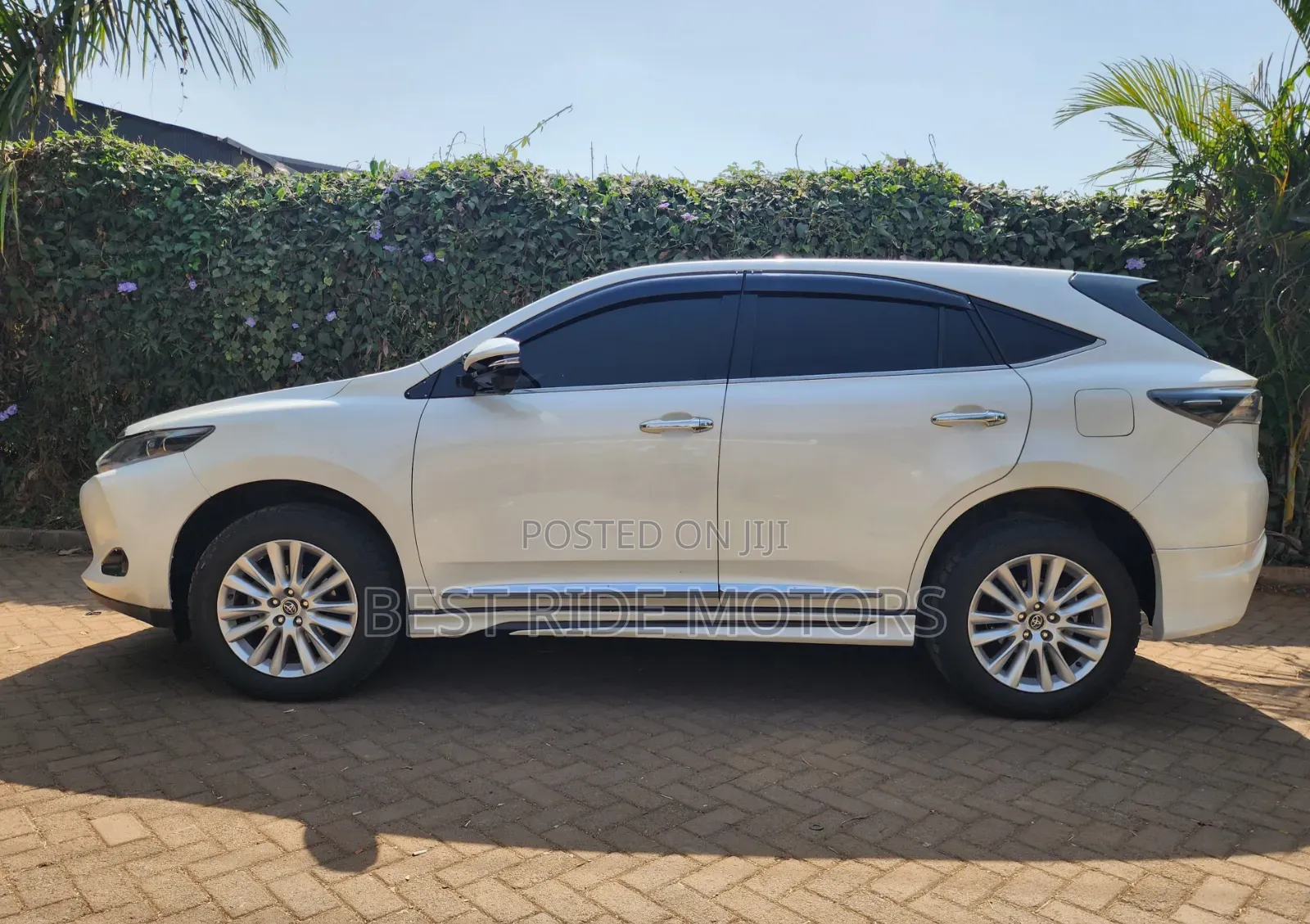 Toyota Harrier 2.0 2015 White