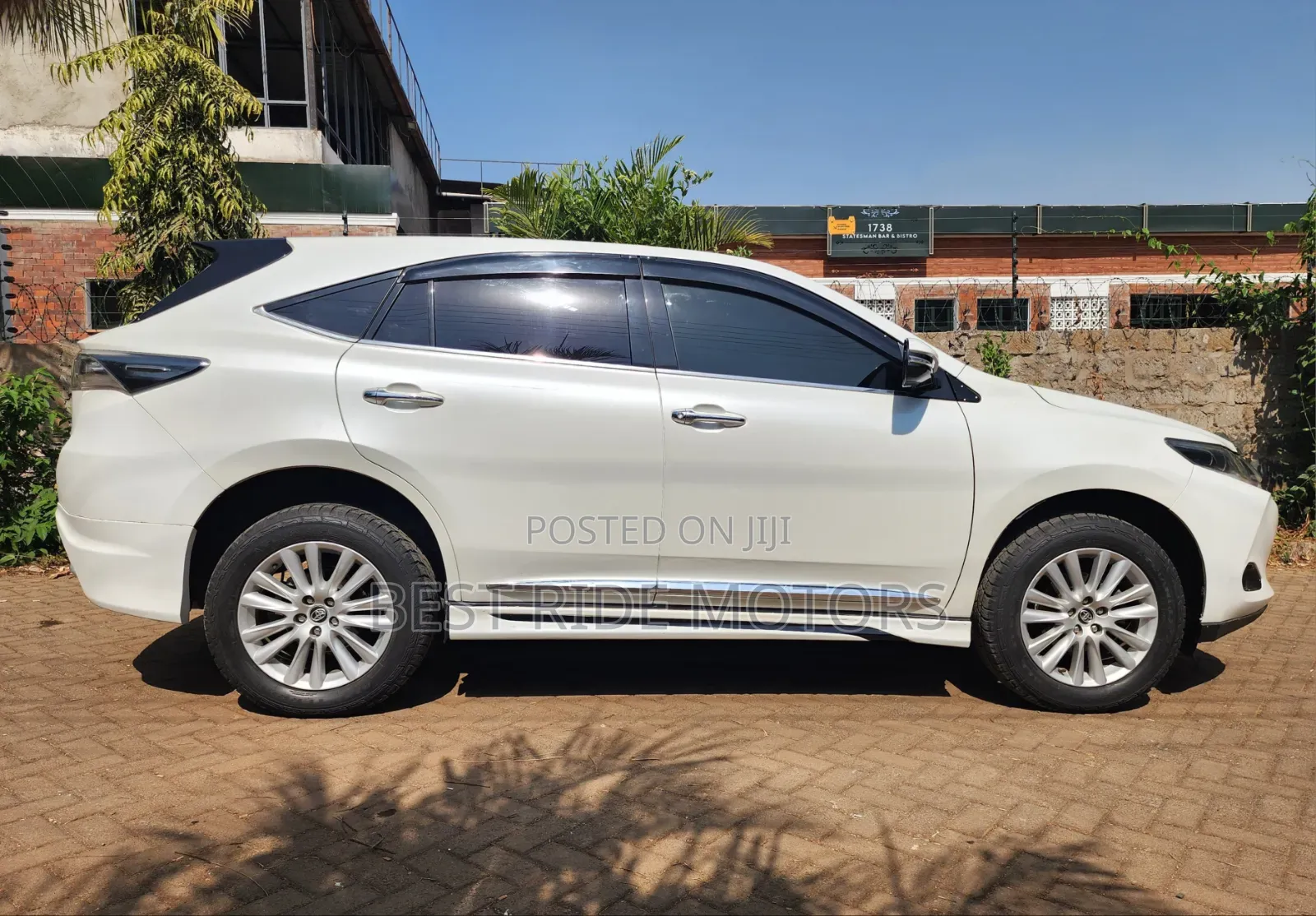 Toyota Harrier 2.0 2015 White