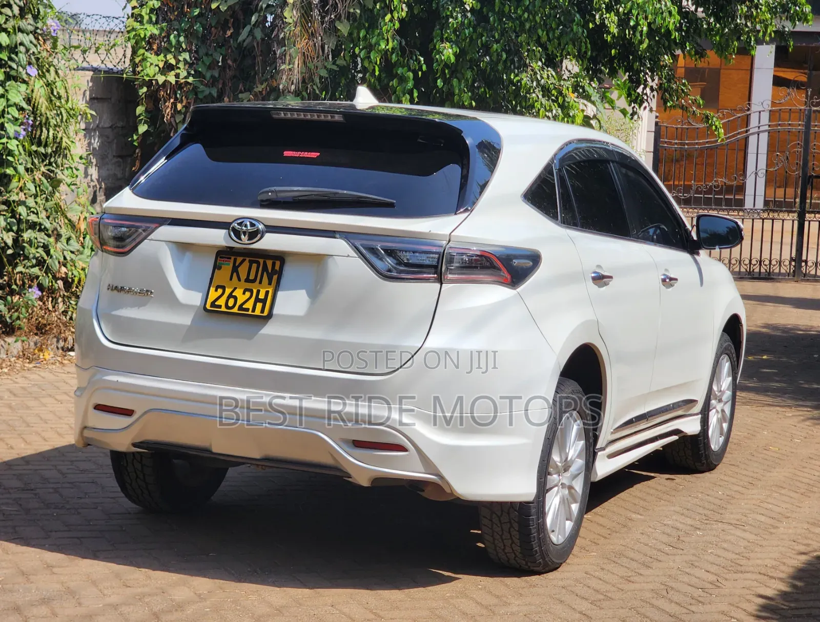 Toyota Harrier 2.0 2015 White